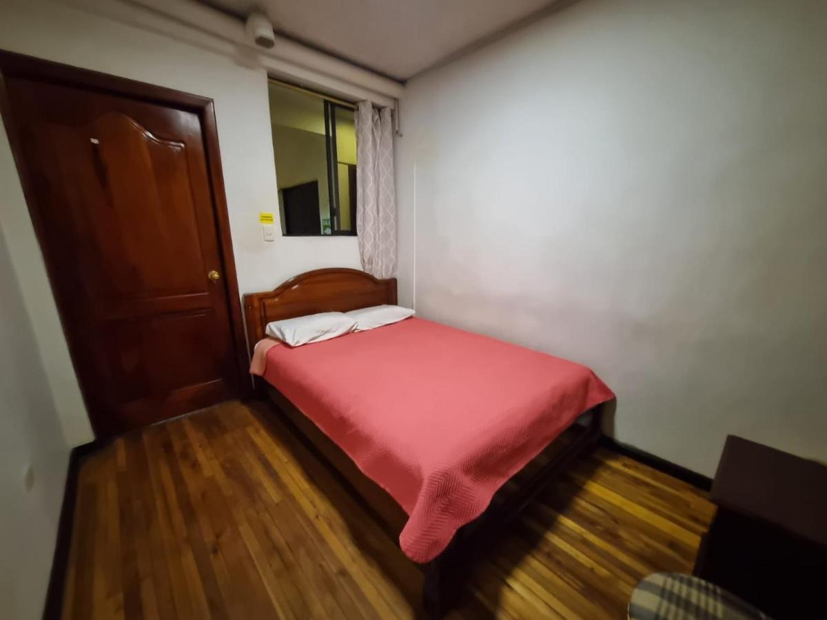 Hostal Alborada Куенка Екстер'єр фото