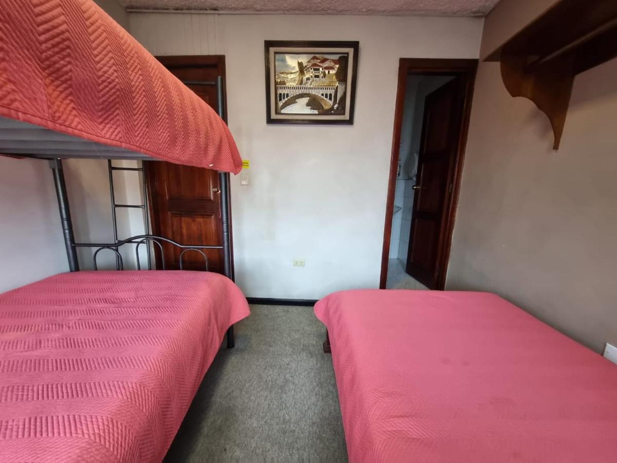 Hostal Alborada Куенка Екстер'єр фото